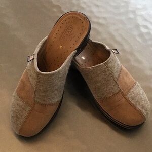 Boiled wool and suede Fly Flot clogs